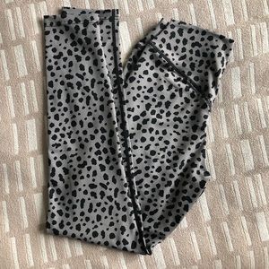 Snow Leopard Midnight Leggings